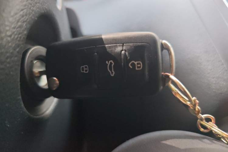 Used Volkswagen Polo 2012 1.6L Cross Polo Automatic Transmission Vehicle Key