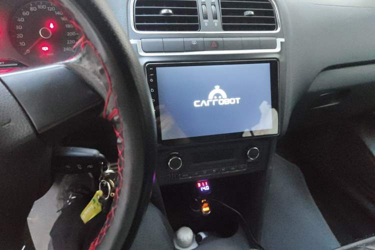 Used Volkswagen Polo 2012 1.6L Cross Polo MT Audio And AC Panel