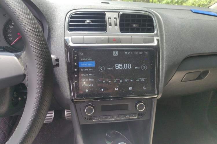 Used Volkswagen Polo 2012 1.6L Cross Polo Automatic Transmission Audio And AC Panel