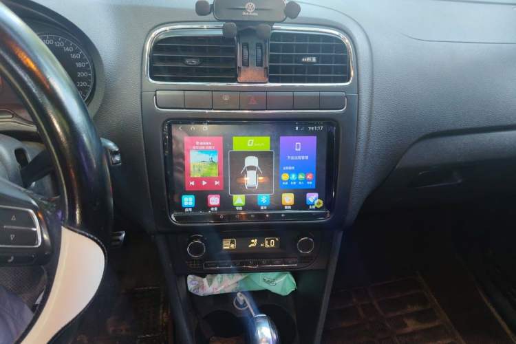Used Volkswagen Polo 2012 1.6L Cross Polo Automatic Transmission Audio And AC Panel