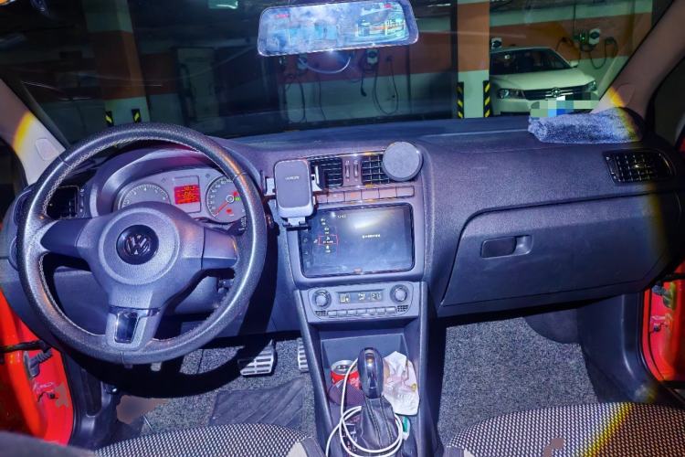 Used Volkswagen Polo 2012 1.6L Cross Polo Automatic Transmission Center Console