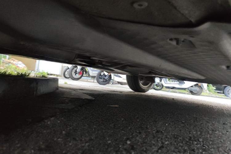Used Volkswagen Polo 2012 1.6L Cross Polo MT Chassis Front Left