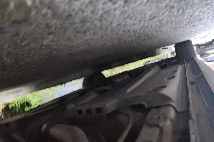 Used Volkswagen Polo 2012 1.6L Cross Polo MT Chassis Rear Left