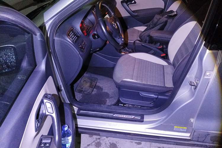 Used Volkswagen Polo 2012 1.6L Cross Polo Automatic Transmission Driver Seat