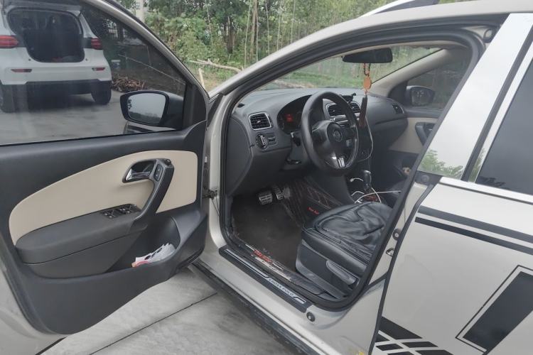Used Volkswagen Polo 2012 1.6L Cross Polo Automatic Transmission Driver Seat