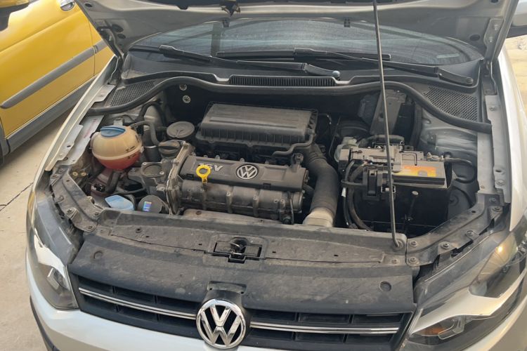 Used Volkswagen Polo 2012 1.6L Cross Polo Automatic Transmission Engine Bay