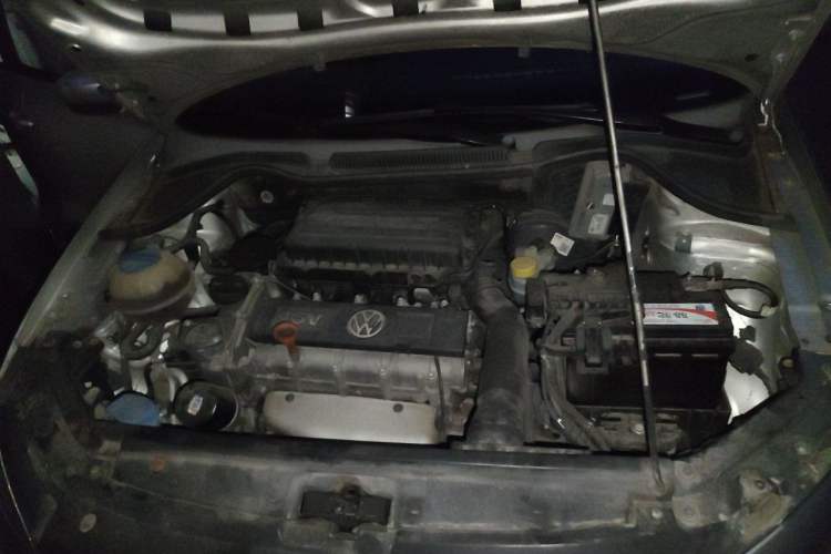 Used Volkswagen Polo 2012 1.6L Cross Polo MT Engine Bay