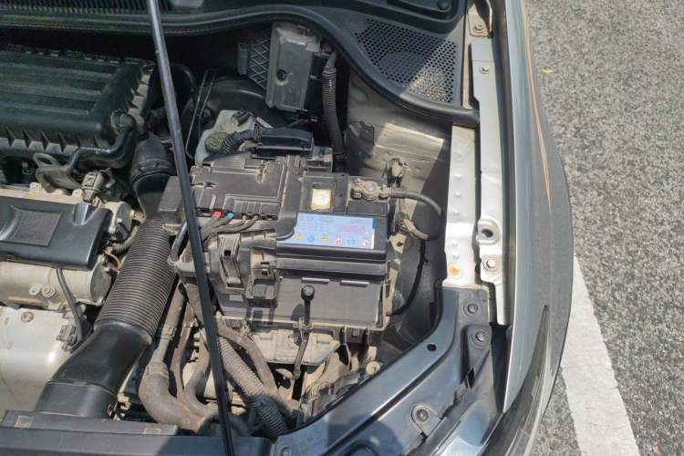 Used Volkswagen Polo 2012 1.6L Cross Polo Automatic Transmission Engine Bay Left