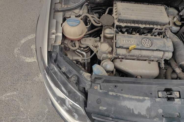 Used Volkswagen Polo 2012 1.6L Cross Polo Automatic Transmission Engine Bay Right