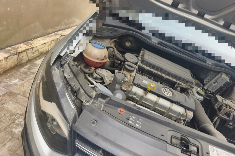 Used Volkswagen Polo 2012 1.6L Cross Polo MT Engine Bay Right