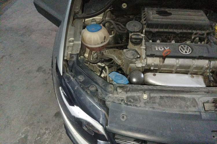 Used Volkswagen Polo 2012 1.6L Cross Polo Automatic Transmission Engine Bay Right