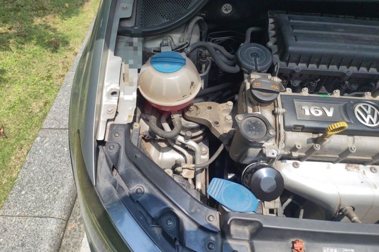 Used Volkswagen Polo 2012 1.6L Cross Polo Automatic Transmission Engine Bay Right