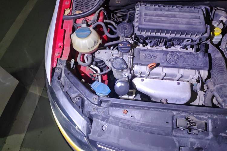 Used Volkswagen Polo 2012 1.6L Cross Polo Automatic Transmission Engine Bay Right