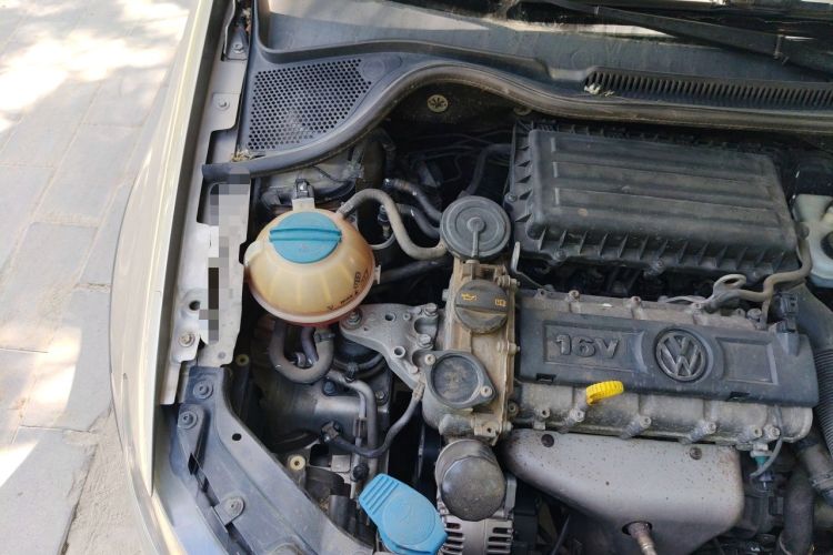 Used Volkswagen Polo 2012 1.6L Cross Polo Automatic Transmission Engine Bay Right