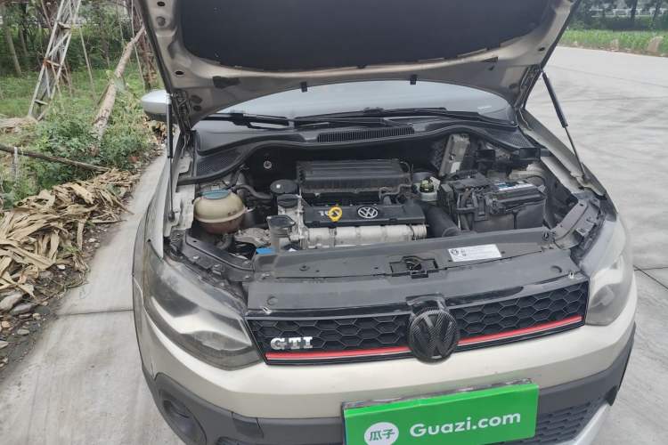 Used Volkswagen Polo 2012 1.6L Cross Polo Automatic Transmission Engine Bay Right