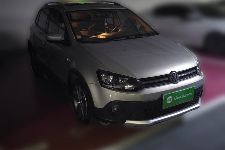 Used Volkswagen Polo 2012 1.6L Cross Polo Automatic Transmission Front Right 45 Deg