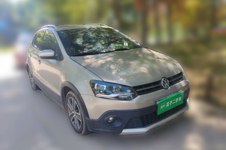 Used Volkswagen Polo 2012 1.6L Cross Polo Automatic Transmission Front Right 45 Deg