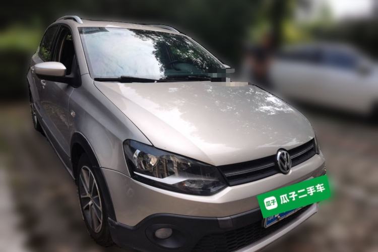 Used Volkswagen Polo 2012 1.6L Cross Polo Automatic Transmission Front Right 45 Deg