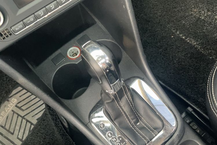 Used Volkswagen Polo 2012 1.6L Cross Polo Automatic Transmission Gear Lever