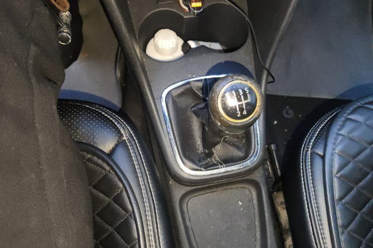 Used Volkswagen Polo 2012 1.6L Cross Polo MT Gear Lever
