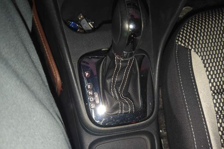 Used Volkswagen Polo 2012 1.6L Cross Polo Automatic Transmission Gear Lever