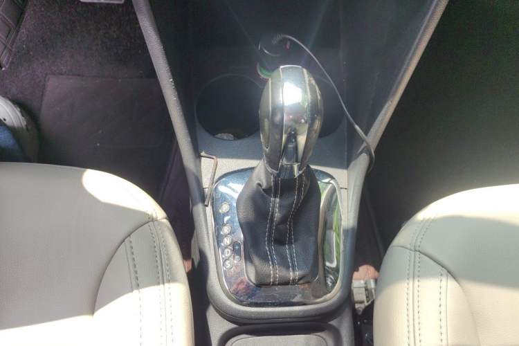 Used Volkswagen Polo 2012 1.6L Cross Polo Automatic Transmission Gear Lever