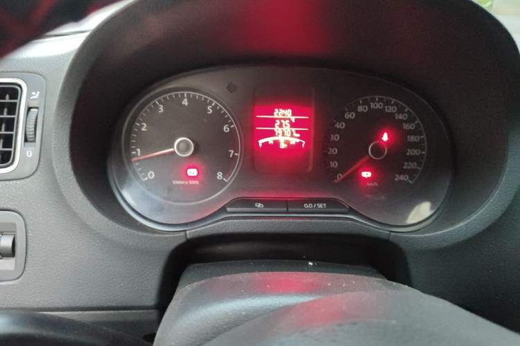Used Volkswagen Polo 2012 1.6L Cross Polo MT Instrument Cluster