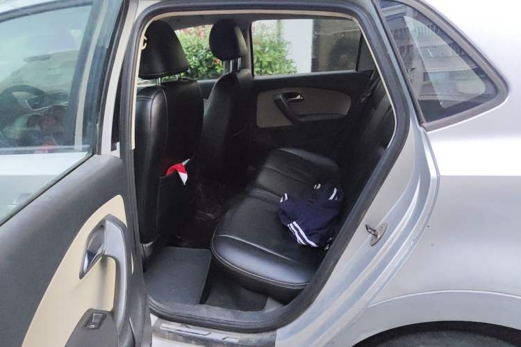 Used Volkswagen Polo 2012 1.6L Cross Polo MT Left Rear Seat