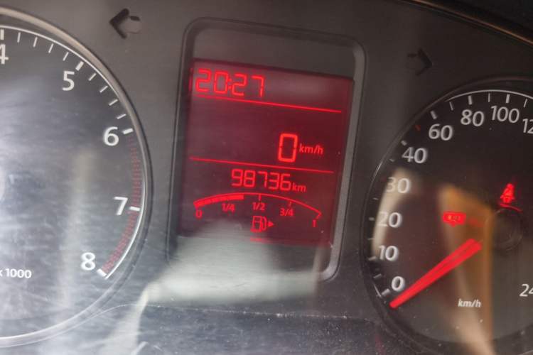 Used Volkswagen Polo 2012 1.6L Cross Polo MT Odometer Close Up