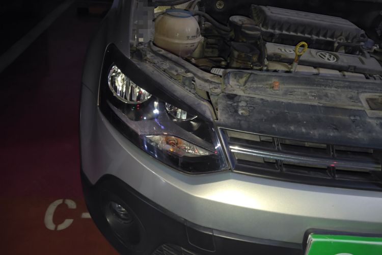 Used Volkswagen Polo 2012 1.6L Cross Polo Automatic Transmission Right Front Headlight