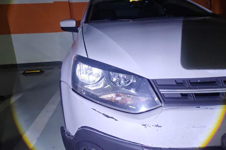 Used Volkswagen Polo 2012 1.6L Cross Polo Automatic Transmission Right Front Headlight