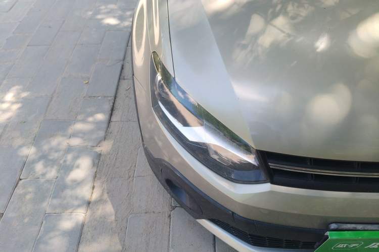 Used Volkswagen Polo 2012 1.6L Cross Polo Automatic Transmission Right Front Headlight