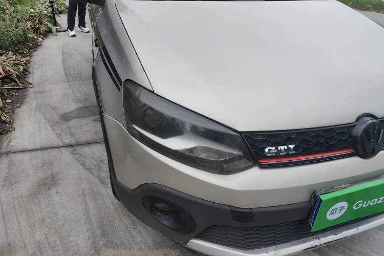 Used Volkswagen Polo 2012 1.6L Cross Polo Automatic Transmission Right Front Headlight