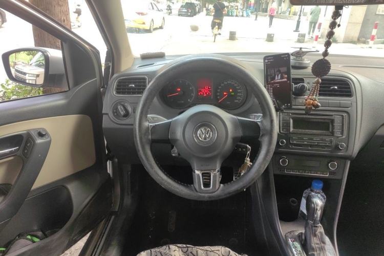 Used Volkswagen Polo 2012 1.6L Cross Polo Automatic Transmission Steering Wheel