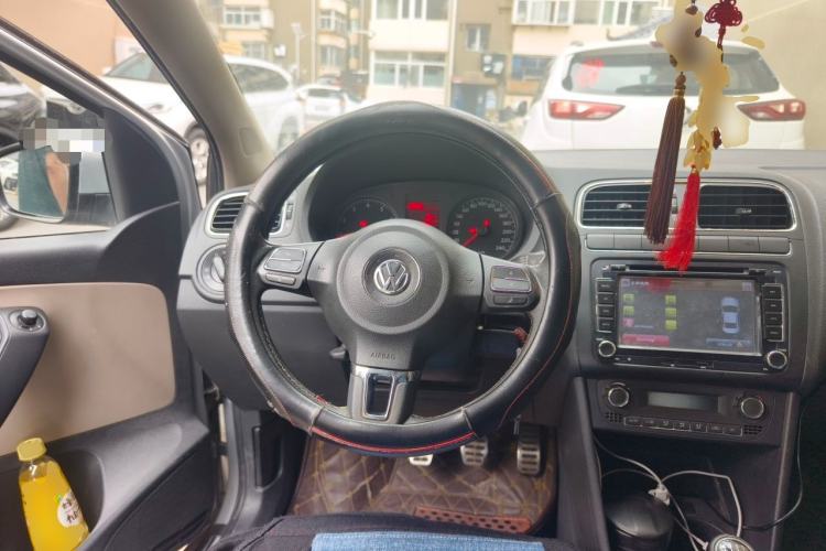 Used Volkswagen Polo 2012 1.6L Cross Polo MT Steering Wheel