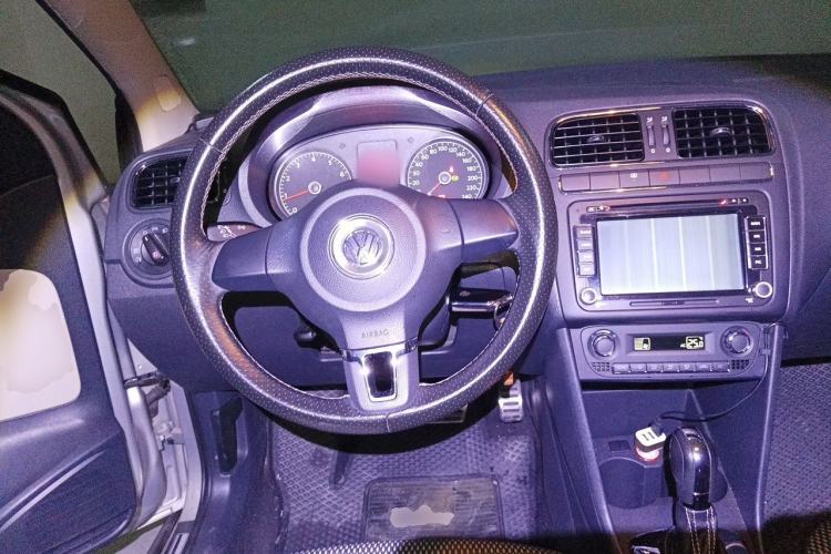Used Volkswagen Polo 2012 1.6L Cross Polo Automatic Transmission Steering Wheel