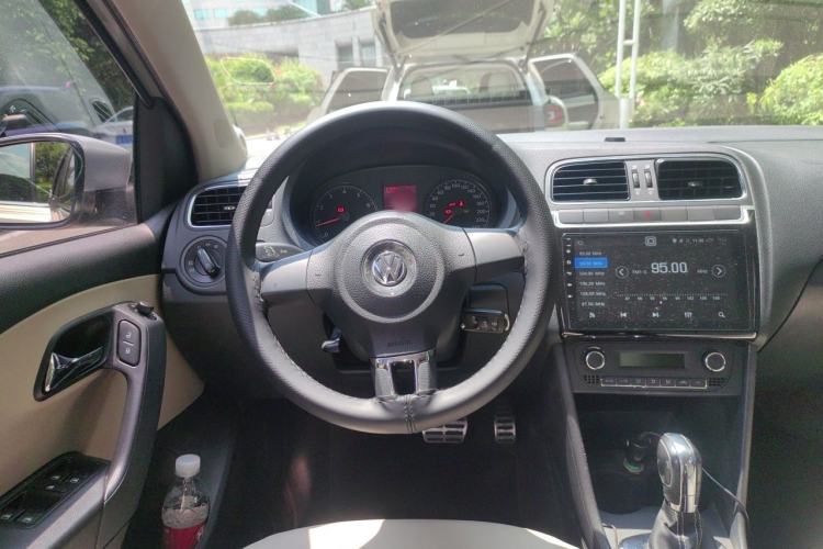 Used Volkswagen Polo 2012 1.6L Cross Polo Automatic Transmission Steering Wheel