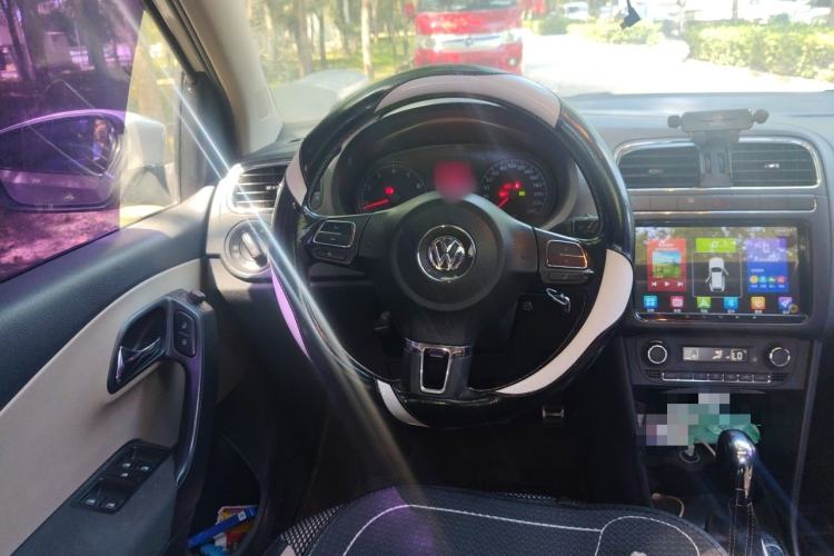 Used Volkswagen Polo 2012 1.6L Cross Polo Automatic Transmission Steering Wheel