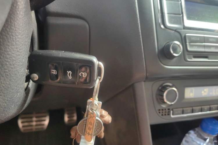 Used Volkswagen Polo 2012 1.6L Cross Polo Automatic Transmission Vehicle Key