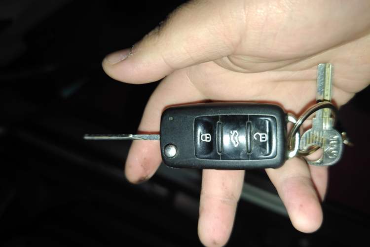 Used Volkswagen Polo 2012 1.6L Cross Polo Automatic Transmission Vehicle Key