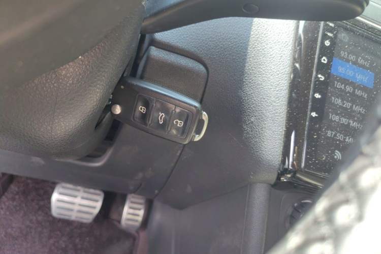 Used Volkswagen Polo 2012 1.6L Cross Polo Automatic Transmission Vehicle Key