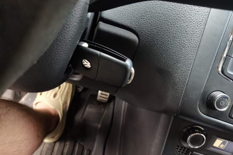 Used Volkswagen Polo 2012 1.6L Cross Polo Automatic Transmission Vehicle Key