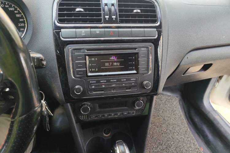 Used Volkswagen Polo 2012 1.4TSI GTI Audio And AC Panel