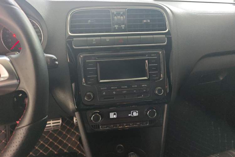 Used Volkswagen Polo 2012 1.4TSI GTI Audio And AC Panel