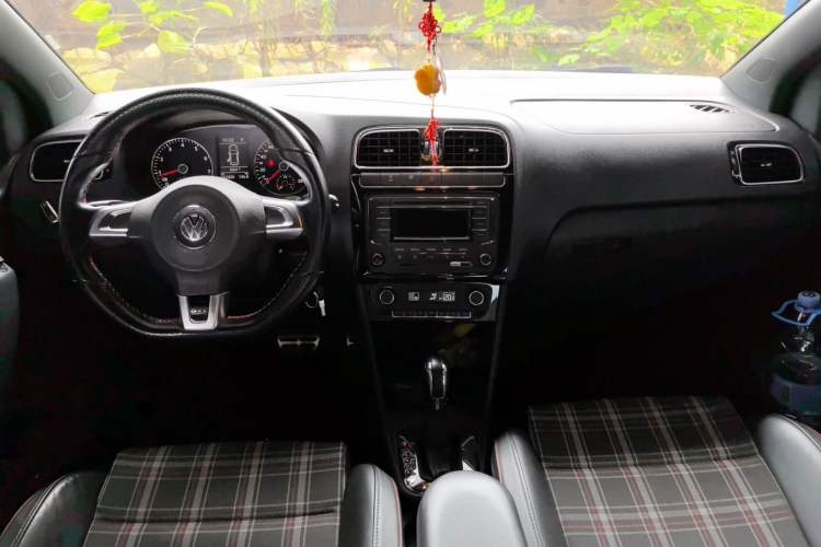 Used Volkswagen Polo 2012 1.4TSI GTI Center Console