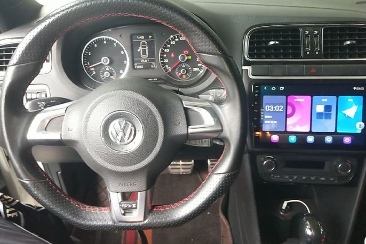 Used Volkswagen Polo 2012 1.4TSI GTI Center Console