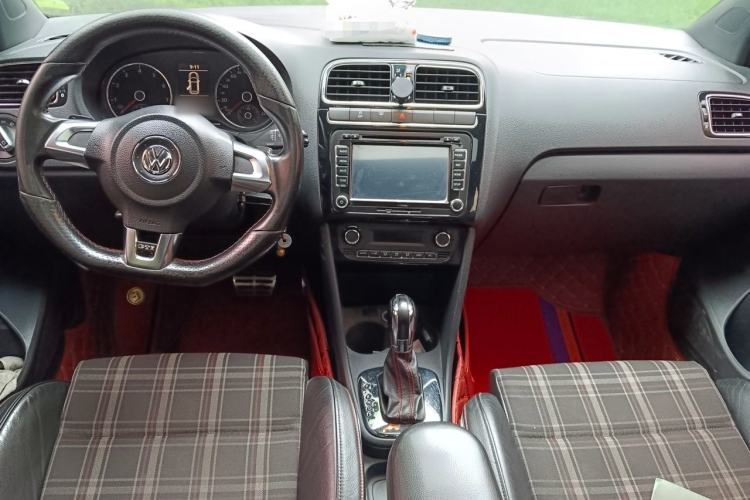 Used Volkswagen Polo 2012 1.4TSI GTI Center Console
