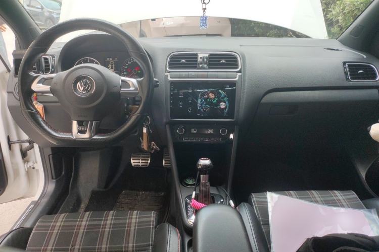 Used Volkswagen Polo 2012 1.4TSI GTI Center Console