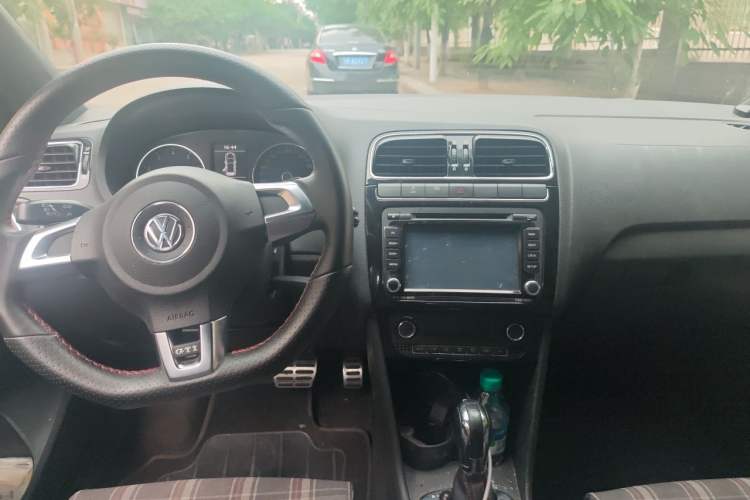 Used Volkswagen Polo 2012 1.4TSI GTI Center Console