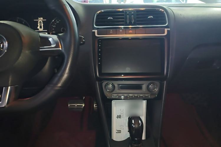 Used Volkswagen Polo 2012 1.4TSI GTI Center Console
